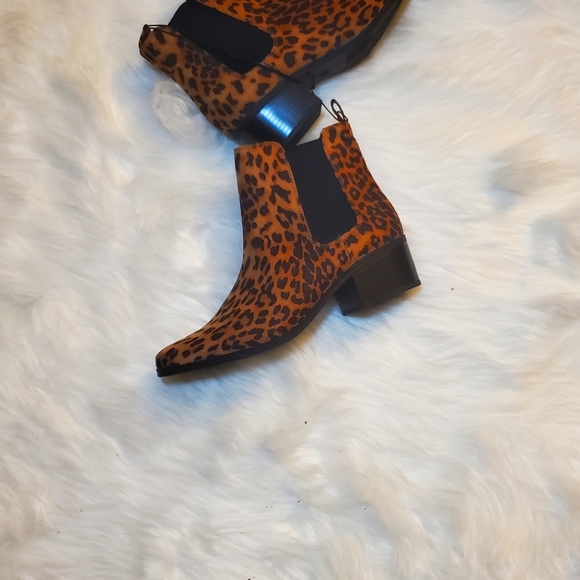 COPY - Leopard boots NWOT - Picture 2 of 3